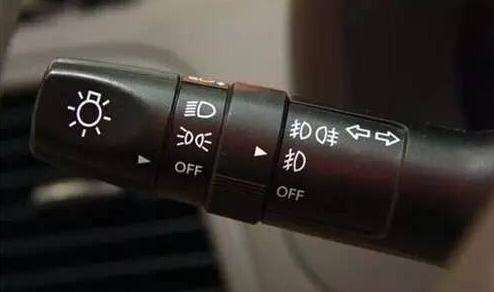车上的这些按钮千万别乱按
