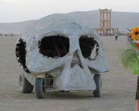 国外的汽车都化妆成这样过万圣节