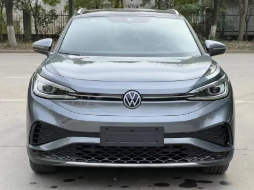 上汽大众id4x虽然价格不到15万,但在尺寸设计上却一点都不"小家子气".