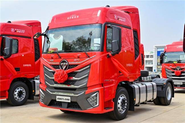 高效节油可靠耐用欧曼gtl星翼版470马力牵引车助推快运物流新发展